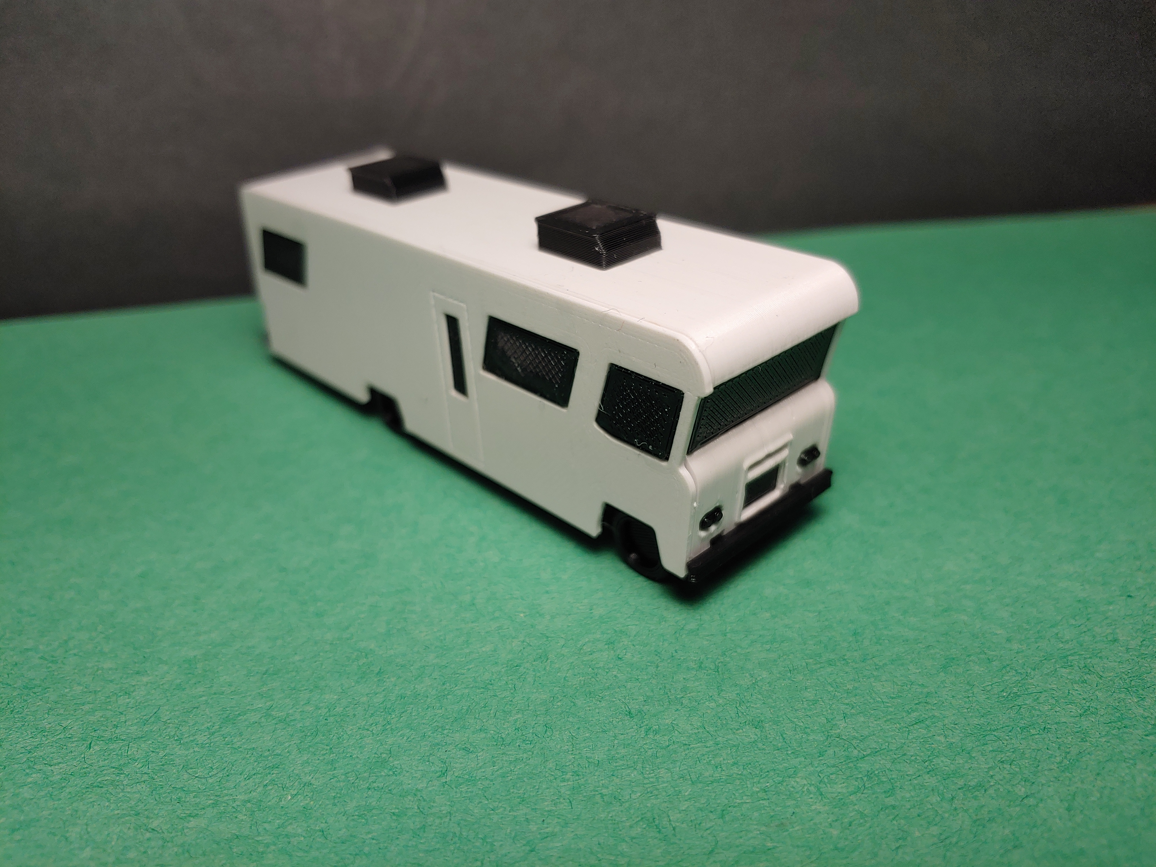 HO National Lampoon Christmas Vacation cousin Eddie RV 1971 Condor II RV