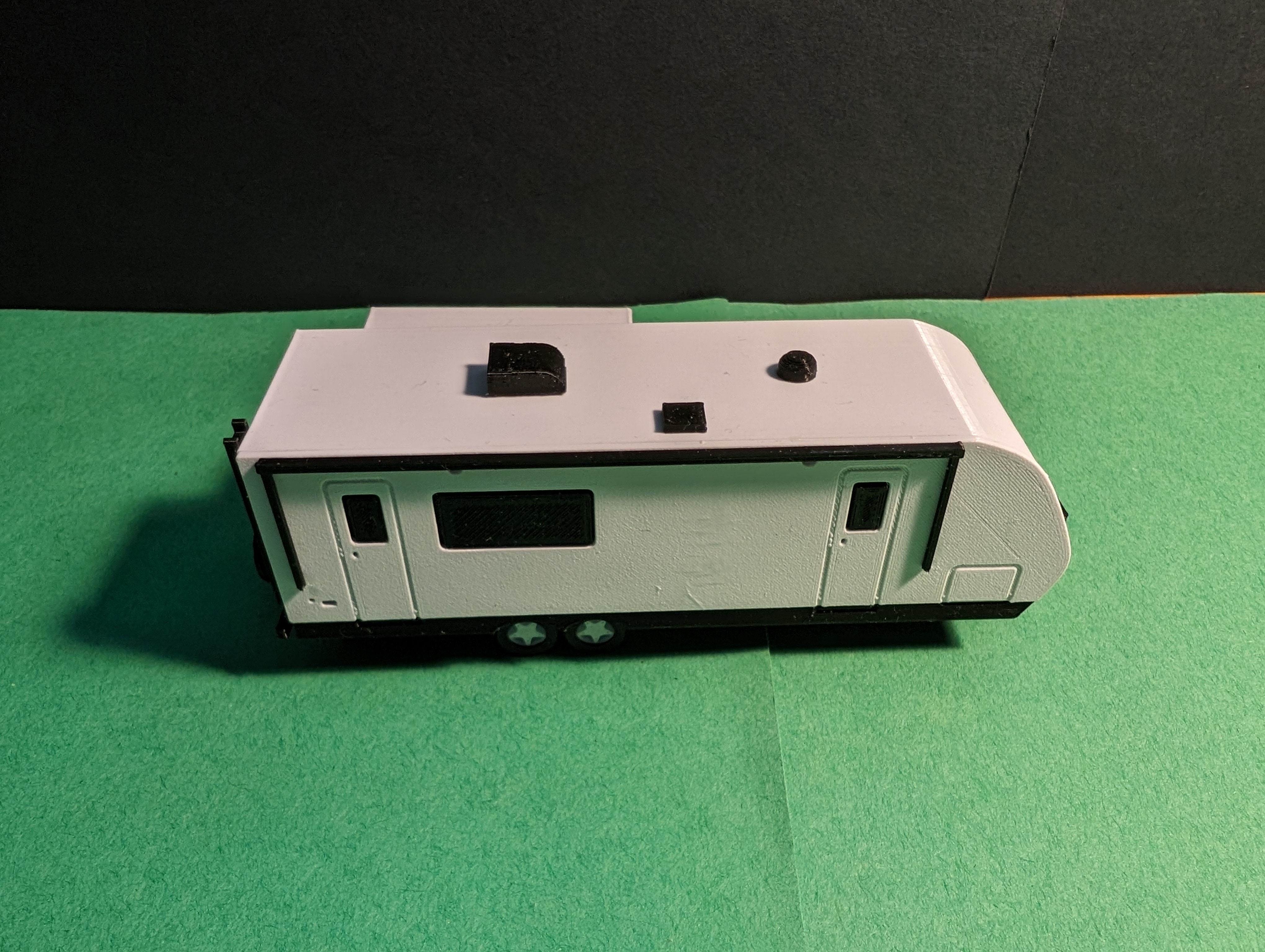 S scale 1:64 Starcraft Super Lite 322MD travel trailer RV slideout