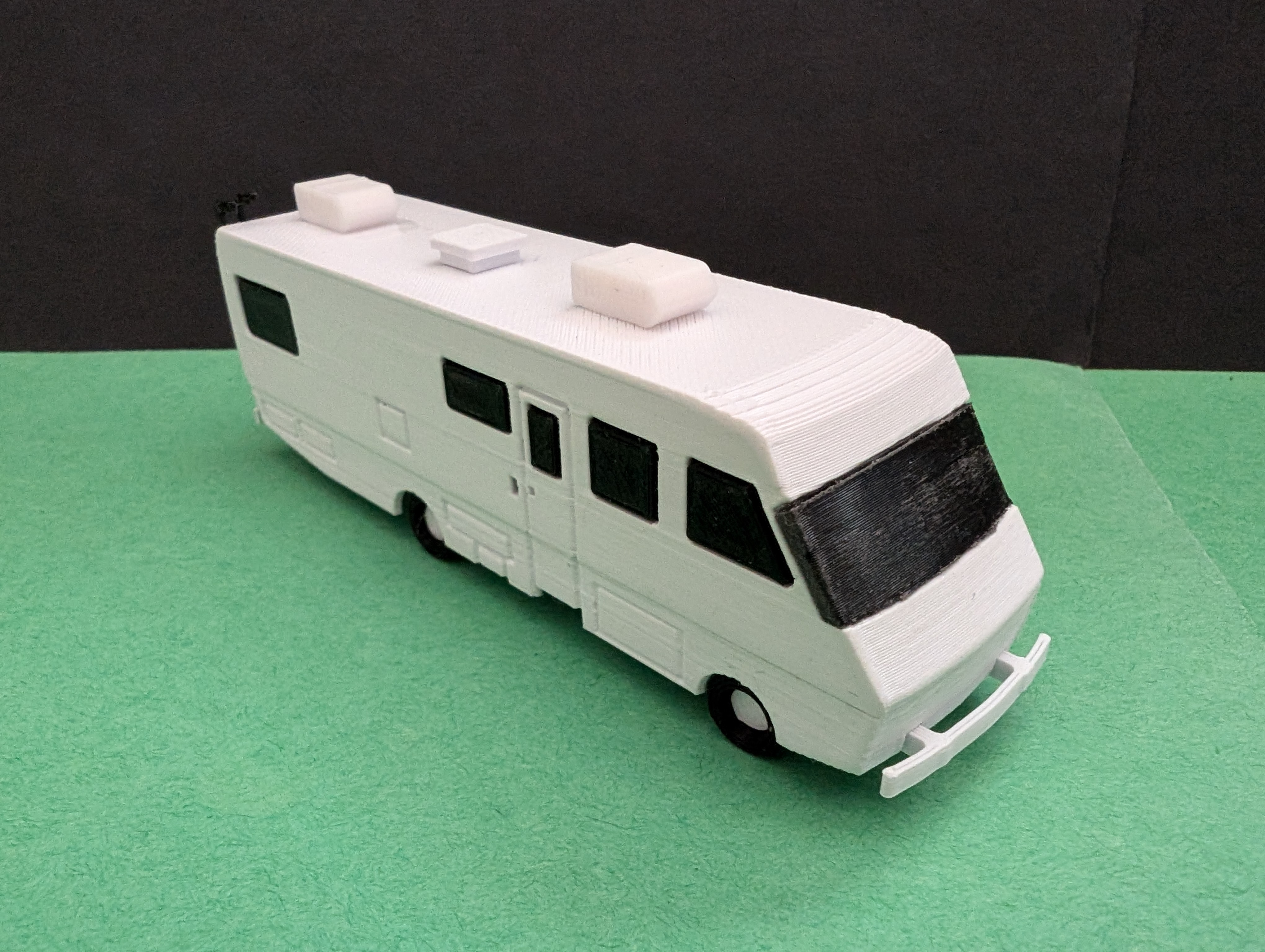 HO Breaking Bad RV 1986 Fleetwood Bounder