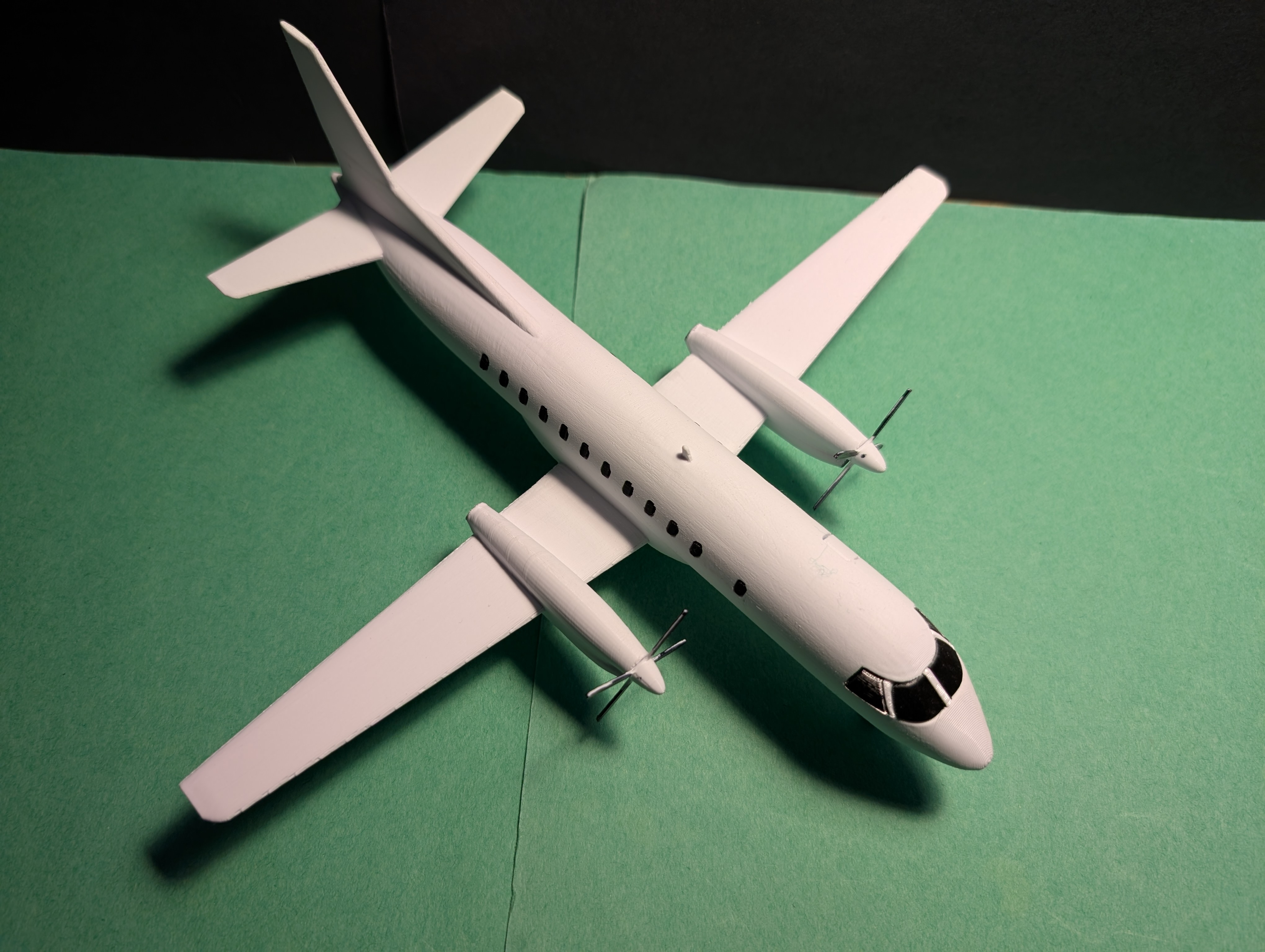 HO 1:87 scale Saab 340 turboprop commuter puddle jumper American Eagle airline